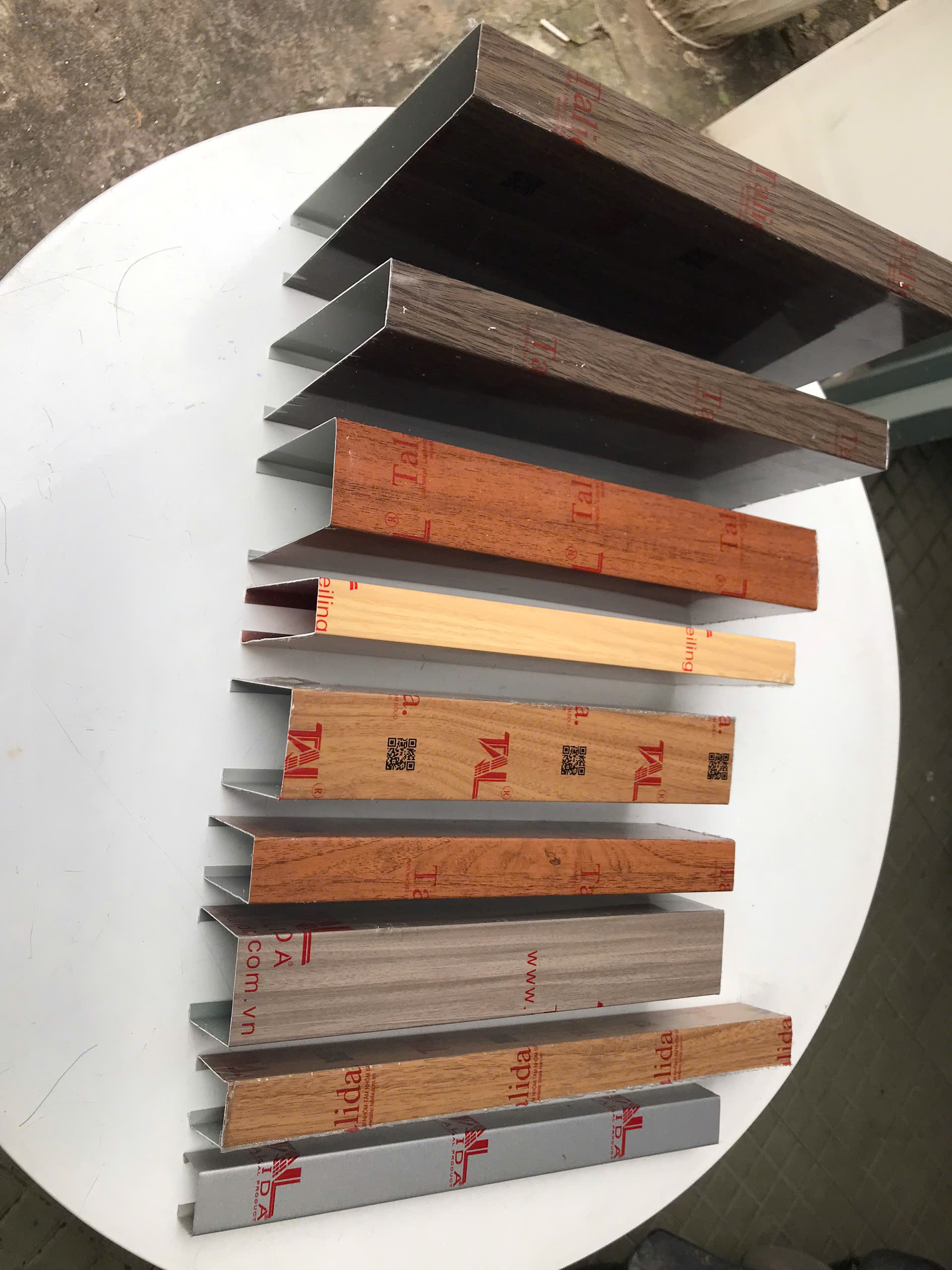 Lam nhôm hộp hiện có nhiều loại khác nhau.