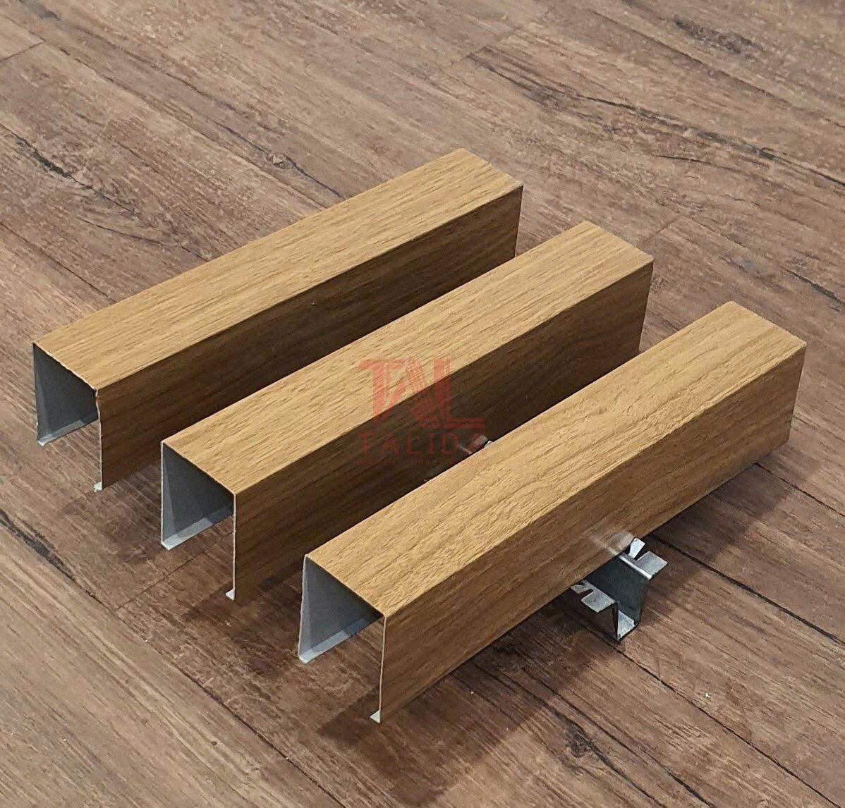 Lam nhôm hộp có độ bền cao, nhẹ và tính thẩm mỹ cao.