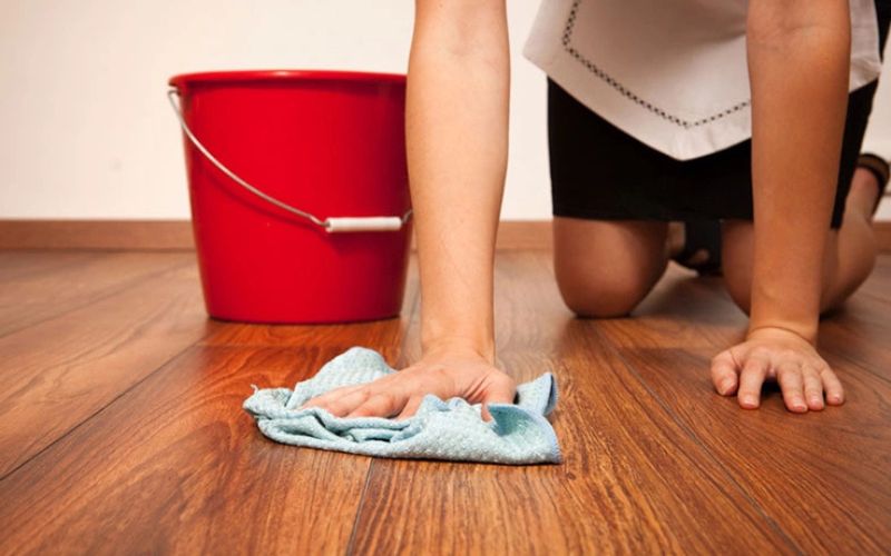 Vệ sinh sàn nhựa​: Hướng dẫn để sàn luôn sáng bóng và bền đẹp