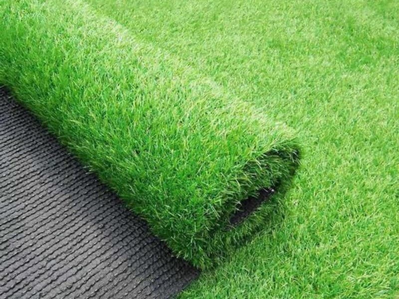 Những ưu điểm và ứng dụng vượt trội của thảm cỏ nhựa trải sàn 